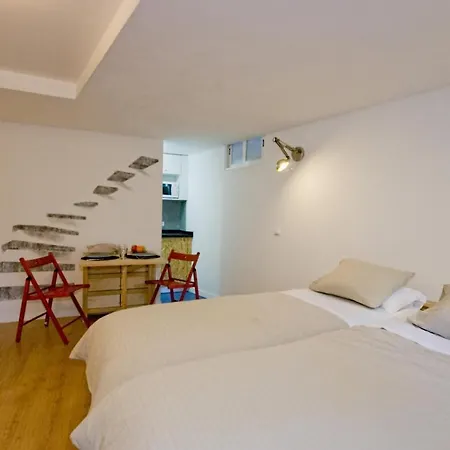Apartment Studio Praca Alegria By Gt House *